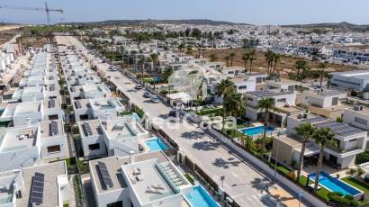 Obra nueva - Villa -
Golf Vistabella