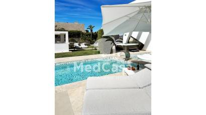 Resale - Villa -
Jávea - Cansalades