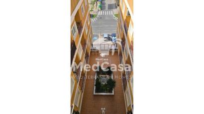 Resale - Ground floor apartment -
Formentera del Segura