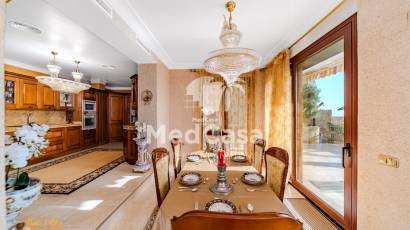 Wiederverkauf - Villa -
Altea