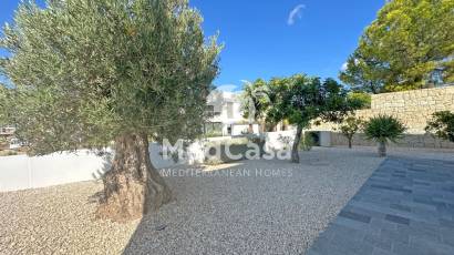 Resale - Villa -
Moraira - Benimeit