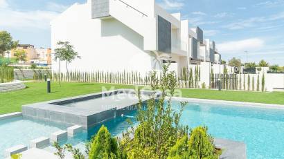 Neubau - Erdgeschosswohnung -
Los Balcones (Torrevieja)