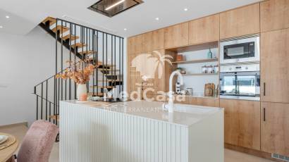 Obra nueva - Semi pareado -
Dolores