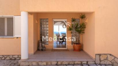 Resale - Villa -
Moraira - Benimeit