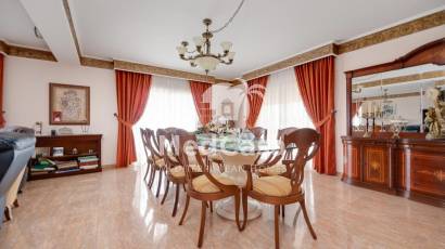 Resale - Villa -
Orihuela Costa - Hurchillo