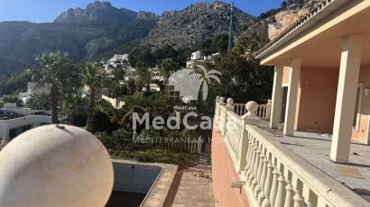 Obra nueva - Villa -
Altea