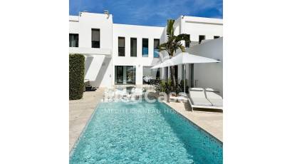 Resale - Villa -
Jávea - Cansalades