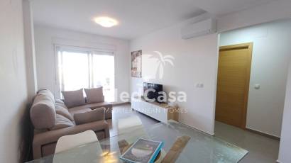 Segunda mano - Apartamento planta baja -
Roldan