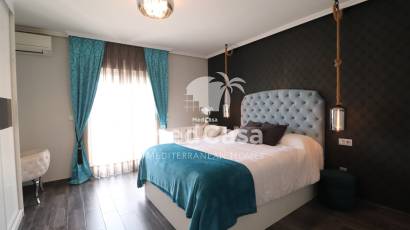 Resale - Townhouse -
Redován - Redovan - Town