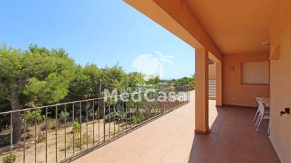 Resale - Villa -
Moraira - Benimeit