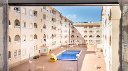 Resale - Apartment -
Torrevieja