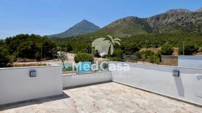 Obra nueva - Semi pareado -
Polop de La Marina