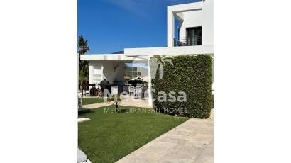Resale - Villa -
Jávea - Cansalades