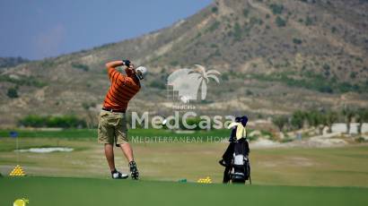 Obra nueva - Villa -
Golf Altaona