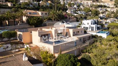 Resale - Villa -
Moraira - Benimeit