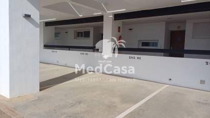 Segunda mano - Apartamento planta baja -
Roldan