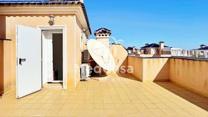 Wiederverkauf - Eckreihenhaus -
Orihuela Costa - Villamartín