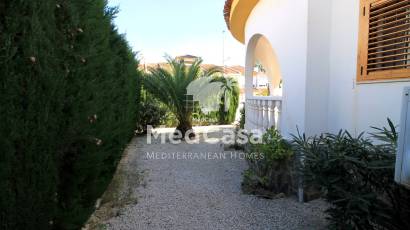 Resale - Villa -
Mil Palmeras