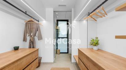 Obra nueva - Semi pareado -
Dolores