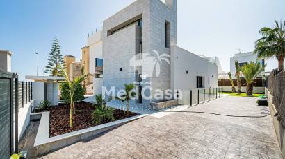 Obra nueva - Villa -
Orihuela Costa