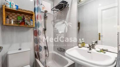 Segunda mano - Apartamento -
Torrevieja - Centro - Muelle Pesquero