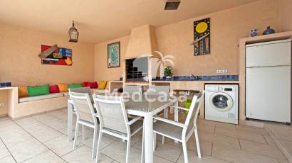 Resale - Villa -
Moraira - Benimeit