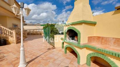 Resale - Villa -
Orihuela Costa - Hurchillo