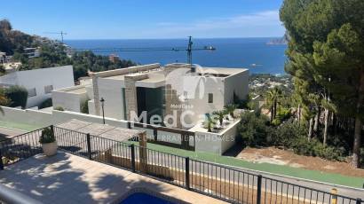 Obra nueva - Villa -
Altea