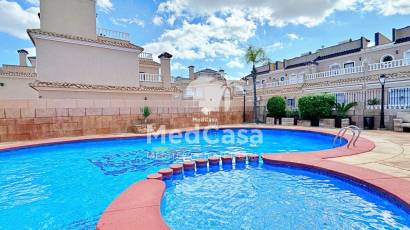 Wiederverkauf - Eckreihenhaus -
Orihuela Costa - Villamartín
