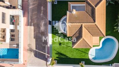 Obra nueva - Villa -
Orihuela Costa