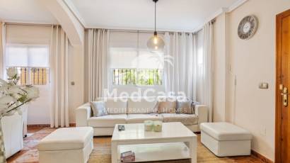 Resale - Townhouse -
Orihuela Costa - La Regia