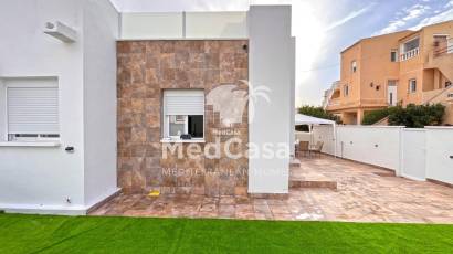Resale - Townhouse -
Orihuela Costa - Playa Flamenca