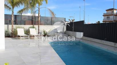 Neubau - Villa -
Daya Nueva