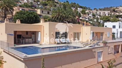 Resale - Villa -
Moraira - Benimeit