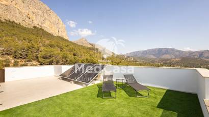 Obra nueva - Villa -
Polop de La Marina