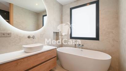 Obra nueva - Villa -
Benissa