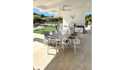 Resale - Villa -
Jávea - Cansalades